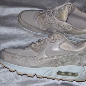 Nike Women's Gray Sneakers